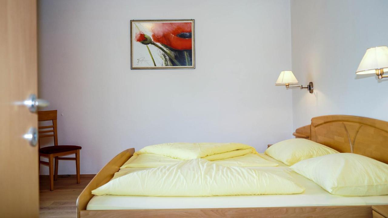 Ferienwohungen Gamper Apartment Tirolo Exterior photo