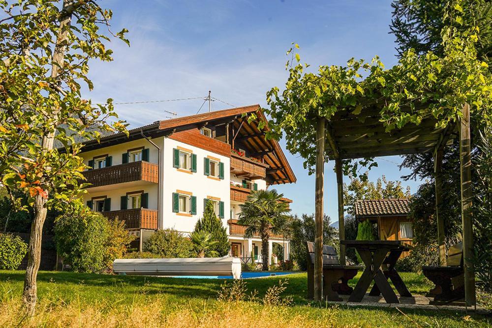 Ferienwohungen Gamper Apartment Tirolo Exterior photo